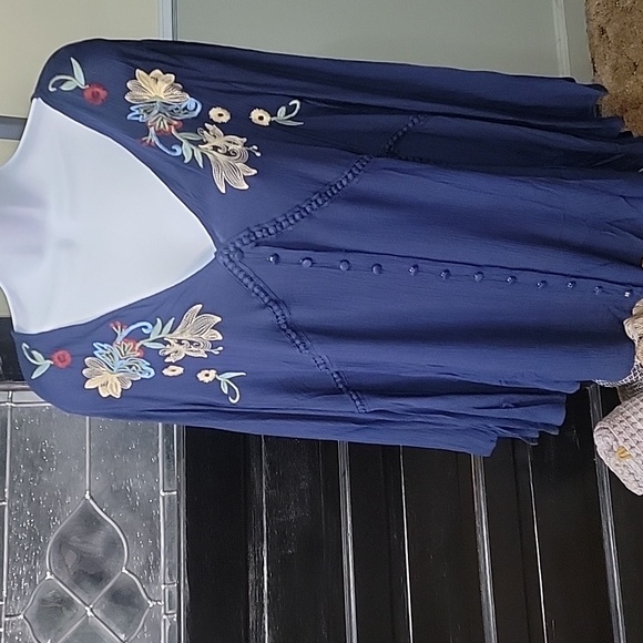 DAVI & DANI Tops - #03 NWT DAVI & DANI Navy Floral Embroidery Blouse With Wide Sleeve Women Size1XL